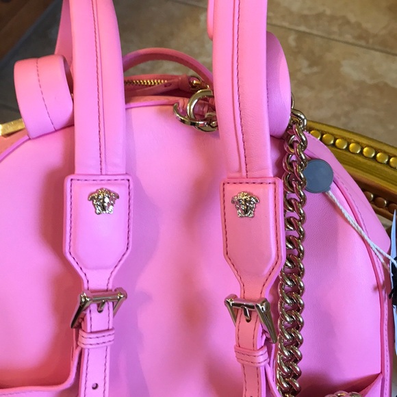 💥SOLD💥VERSACE Calfskin Palazzo Medusa Backpack - Picture 3 of 7